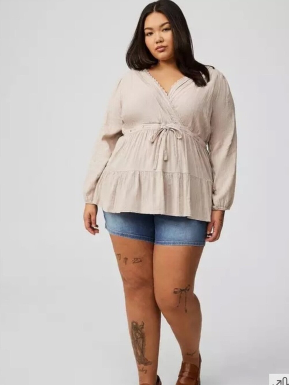 Torrid Size 4 Light Taupe Gauze Boho Wrap Style Blouse with Tie